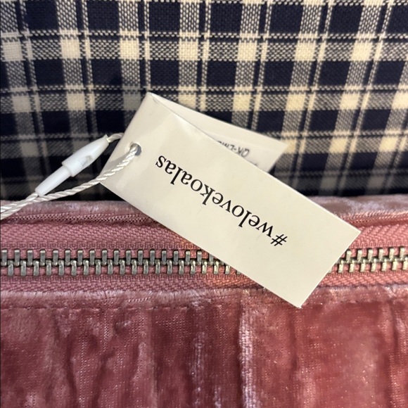 Koala Kanvas  Velvet Cosmetic Bag with Motivational Text and three lippies - Picture 2 of 9